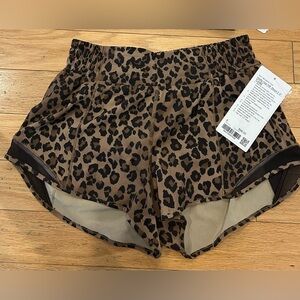 NWT Lululemon Hotty Hot HR Lined Short 2.5” True Leopard Size 6